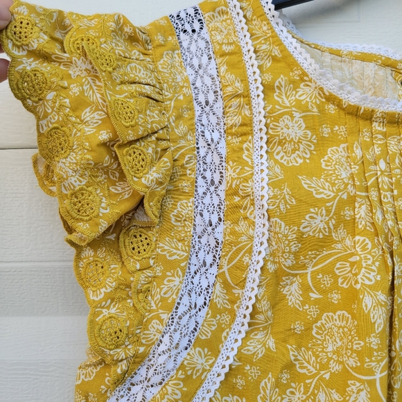 Jennifer & Grace Mustard Floral Ruffle Top Size XL - Picture 2 of 10